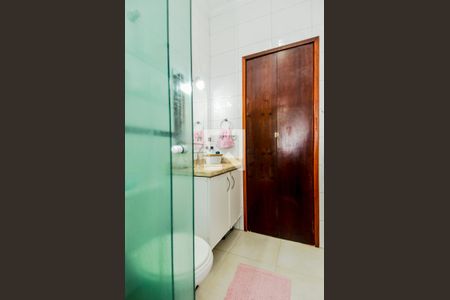 Casa à venda com 200m², 3 quartos e 4 vagasBanheiro da Suíte 3