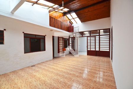 Casa à venda com 150m², 3 quartos e 4 vagasHall