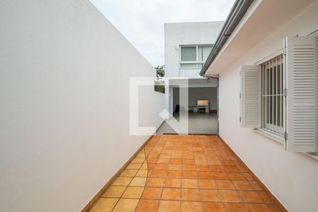Casa à venda com 300m², 4 quartos e 10 vagas Casa à venda com 300m², 4 quartos e 10 vagasÁrea externa