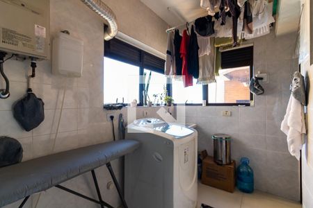 Apartamento à venda com 210m², 4 quartos e 3 vagas Apartamento à venda com 210m², 4 quartos e 3 vagasÁrea de Serviço