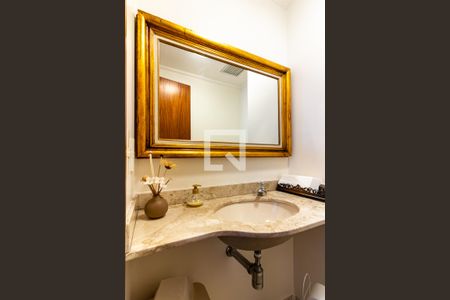 Apartamento à venda com 210m², 4 quartos e 3 vagas Apartamento à venda com 210m², 4 quartos e 3 vagasLavabo