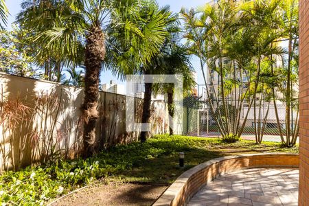 Apartamento à venda com 210m², 4 quartos e 3 vagas Apartamento à venda com 210m², 4 quartos e 3 vagasÁrea Externa