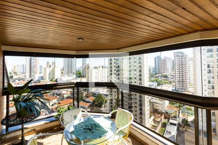 Apartamento à venda com 210m², 4 quartos e 3 vagas Apartamento à venda com 210m², 4 quartos e 3 vagasVaranda da Sala de Estar