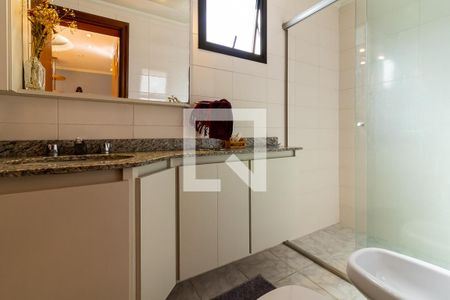 Apartamento à venda com 210m², 4 quartos e 3 vagas Apartamento à venda com 210m², 4 quartos e 3 vagasBanheiro da Suíte 4
