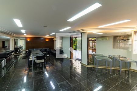 Apartamento à venda com 210m², 4 quartos e 3 vagas Apartamento à venda com 210m², 4 quartos e 3 vagasSalão de Festas