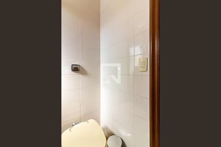 Apartamento à venda com 210m², 4 quartos e 3 vagas Apartamento à venda com 210m², 4 quartos e 3 vagasBanheiro da Suíte 2