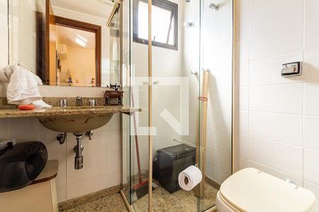 Apartamento à venda com 210m², 4 quartos e 3 vagas Apartamento à venda com 210m², 4 quartos e 3 vagasBanheiro da Suíte 2