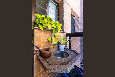 Apartamento à venda com 210m², 4 quartos e 3 vagas Apartamento à venda com 210m², 4 quartos e 3 vagasSacada com Churrasqueira