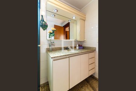 Apartamento à venda com 210m², 4 quartos e 3 vagas Apartamento à venda com 210m², 4 quartos e 3 vagasBanheiro da Suíte 3