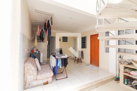 Casa à venda com 300m², 14 quartos e 2 vagas Casa à venda com 300m², 14 quartos e 2 vagasLavanderia Geral