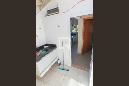 Casa à venda com 300m², 14 quartos e 2 vagas Casa à venda com 300m², 14 quartos e 2 vagasApt 1 - Lavanderia