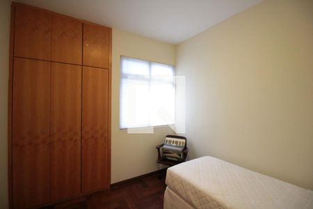 Apartamento à venda com 100m², 3 quartos e 4 vagasQuarto 2