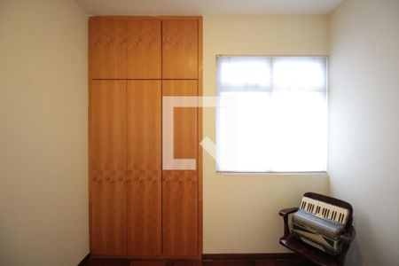 Apartamento à venda com 100m², 3 quartos e 4 vagasQuarto 2