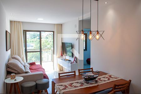 sala de apartamento à venda com 2 quartos, 58m² em Pechincha, Rio de Janeiro