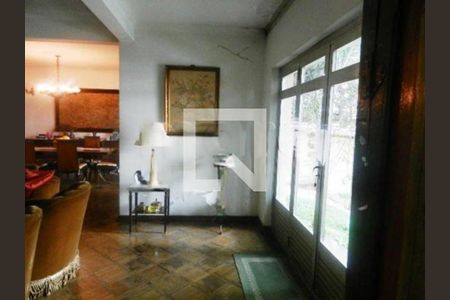 Casa à venda com 369m², 5 quartos e 6 vagas