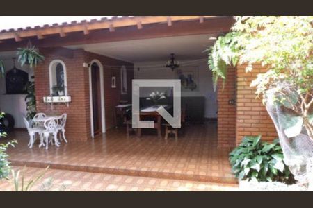 Casa à venda com 321m², 4 quartos e 3 vagas