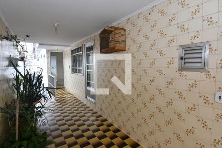 Casa à venda com 200m², 3 quartos e 4 vagas Casa à venda com 200m², 3 quartos e 4 vagasQuintal