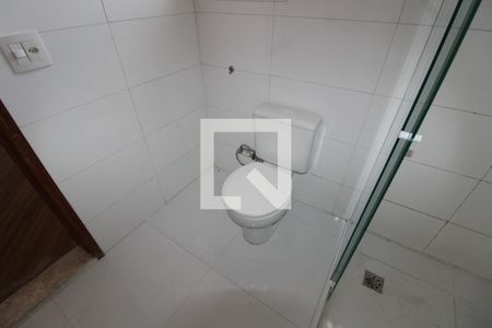 Casa à venda com 175m², 2 quartos e 2 vagasBanheiro Suite 2