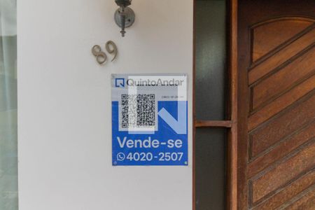 Casa à venda com 190m², 3 quartos e 2 vagas Casa à venda com 190m², 3 quartos e 2 vagasPlaca