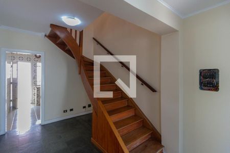 Casa à venda com 190m², 3 quartos e 2 vagas Casa à venda com 190m², 3 quartos e 2 vagasHall