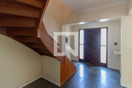 Casa à venda com 190m², 3 quartos e 2 vagas Casa à venda com 190m², 3 quartos e 2 vagasHall