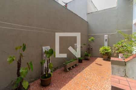 Casa à venda com 190m², 3 quartos e 2 vagas Casa à venda com 190m², 3 quartos e 2 vagasQuintal