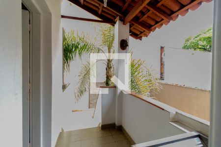 Casa à venda com 190m², 3 quartos e 2 vagas Casa à venda com 190m², 3 quartos e 2 vagasÁrea de serviço