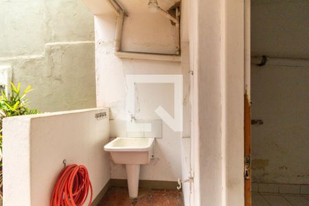 Casa à venda com 190m², 3 quartos e 2 vagas Casa à venda com 190m², 3 quartos e 2 vagasÁrea de serviço