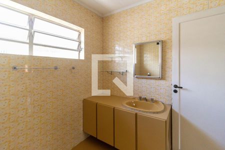 Casa à venda com 190m², 3 quartos e 2 vagas Casa à venda com 190m², 3 quartos e 2 vagasBanheiro