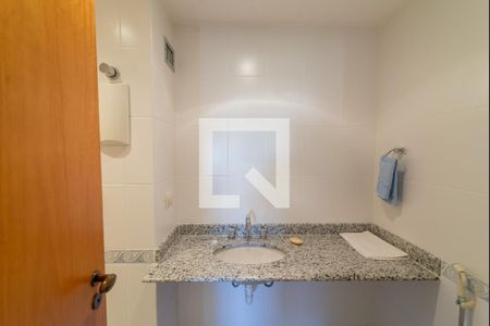 Apartamento à venda com 119m², 4 quartos e 2 vagas Apartamento à venda com 119m², 4 quartos e 2 vagasBanheiro da Suíte