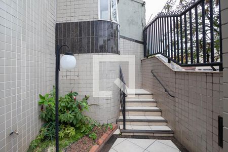 Apartamento à venda com 238m², 4 quartos e 2 vagasEntrada