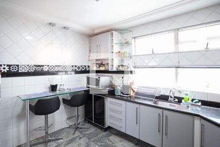 Apartamento à venda com 238m², 4 quartos e 2 vagasCozinha