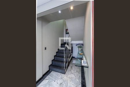 Apartamento à venda com 238m², 4 quartos e 2 vagasEscada