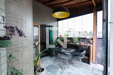 Apartamento à venda com 238m², 4 quartos e 2 vagasCobertura