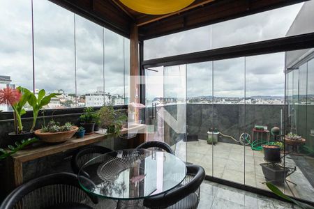 Apartamento à venda com 238m², 4 quartos e 2 vagasCobertura