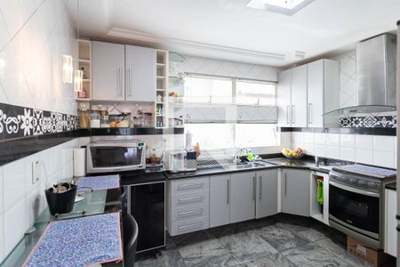 Apartamento à venda com 238m², 4 quartos e 2 vagasCozinha