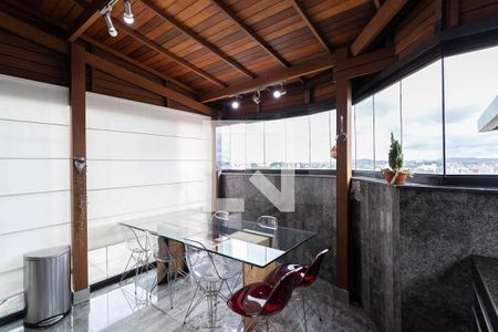 Apartamento à venda com 238m², 4 quartos e 2 vagasCobertura