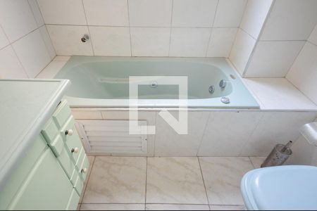 Apartamento à venda com 100m², 2 quartos e sem vaga Apartamento à venda com 100m², 2 quartos e sem vagaBanheiro