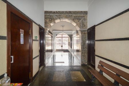 Apartamento à venda com 100m², 2 quartos e sem vaga Apartamento à venda com 100m², 2 quartos e sem vagaHall social