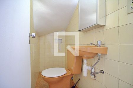 Lavabo de casa para alugar com 2 quartos, 120m² em Jardim Santa Rosa, Taboão da Serra