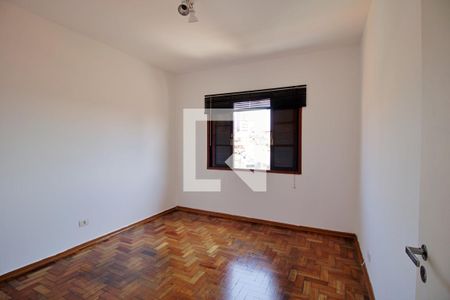 Quarto 2 de casa para alugar com 2 quartos, 120m² em Jardim Santa Rosa, Taboão da Serra