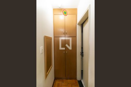 Corredor de apartamento para alugar com 1 quarto, 42m² em Pinheiros, São Paulo
