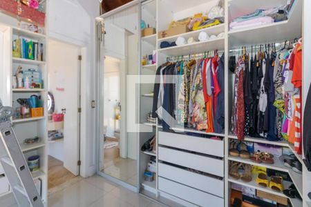 Casa para alugar com 395m², 4 quartos e 5 vagas Casa para alugar com 395m², 4 quartos e 5 vagasQuarto Suíte 2 - Closet