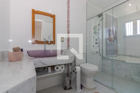 Casa para alugar com 395m², 4 quartos e 5 vagas Casa para alugar com 395m², 4 quartos e 5 vagasQuarto Suíte - Banheiro