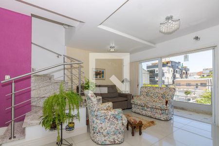 Casa para alugar com 395m², 4 quartos e 5 vagas Casa para alugar com 395m², 4 quartos e 5 vagasSala