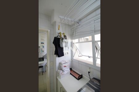 Apartamento à venda com 106m², 3 quartos e 2 vagas Apartamento à venda com 106m², 3 quartos e 2 vagasÁrea de Serviço