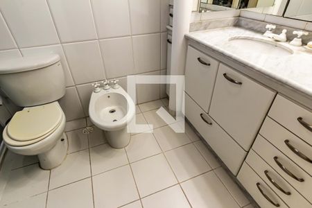 Apartamento à venda com 142m², 2 quartos e 3 vagasBanheiro da Suíte 1