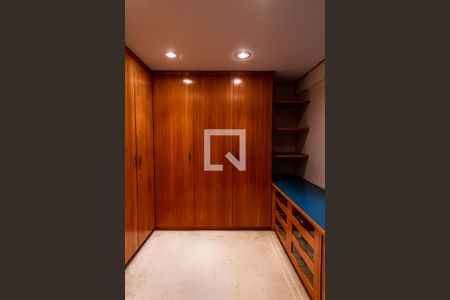 Apartamento à venda com 142m², 2 quartos e 3 vagasCloset