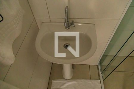 Banheiro de kitnet/studio para alugar com 1 quarto, 20m² em Bela Vista, São Paulo