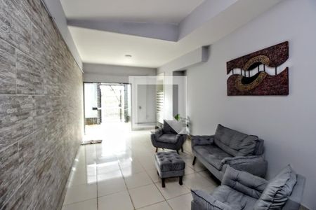 Apartamento para alugar com 75m², 2 quartos e 2 vagasHall social